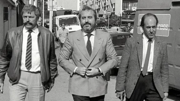 ¿Por qué se llama a la Cosa Nostra la mafia? ¿Por qué se llama a la Cosa Nostra la mafia?