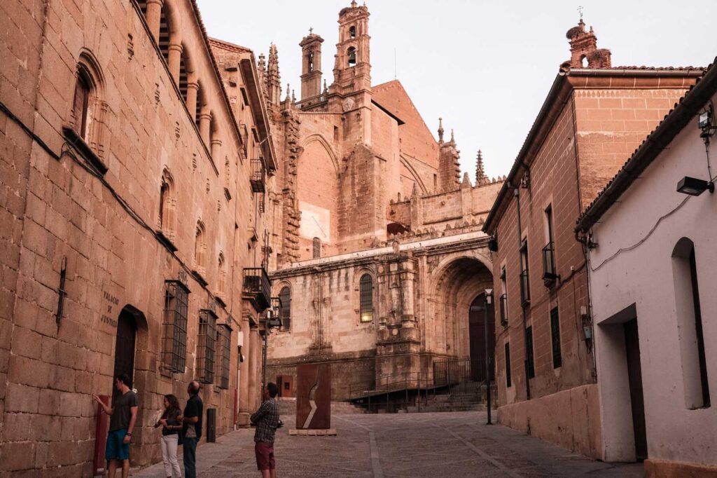 ¿Por qué se llama Abuelo Mayorga Plasencia? ¿Por qué se llama Abuelo Mayorga Plasencia?