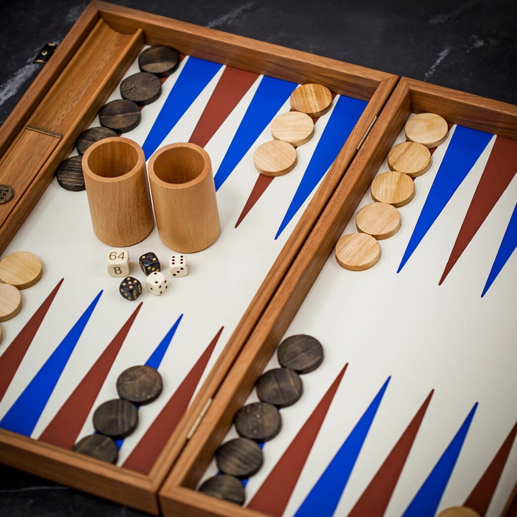 ¿Por qué se llama backgammon? ¿Por qué se llama backgammon?
