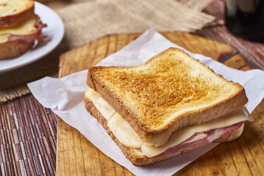 ¿Por qué se llama biquini de jamón y queso? ¿Por qué se llama biquini de jamón y queso?