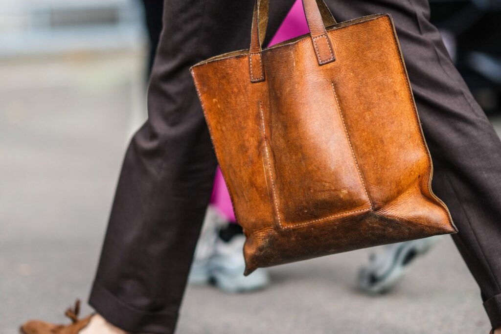 ¿Por qué se llama bolso tote?