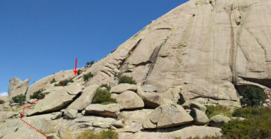 ¿Por qué se llama diezmo a la piedra del yelmo? ¿Por qué se llama diezmo a la piedra del yelmo?