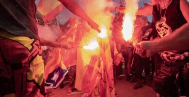 ¿Por qué se llama falange a la extrema derecha?