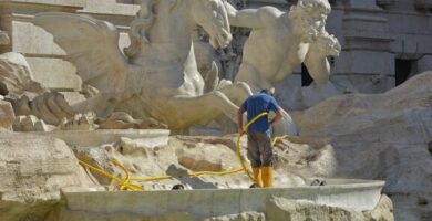 ¿Por qué se llama Fontana di Trevi? ¿Por qué se llama Fontana di Trevi?