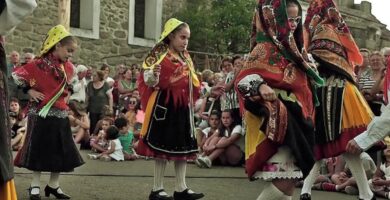 ¿Por qué se llama J baile? ¿Por qué se llama J baile?