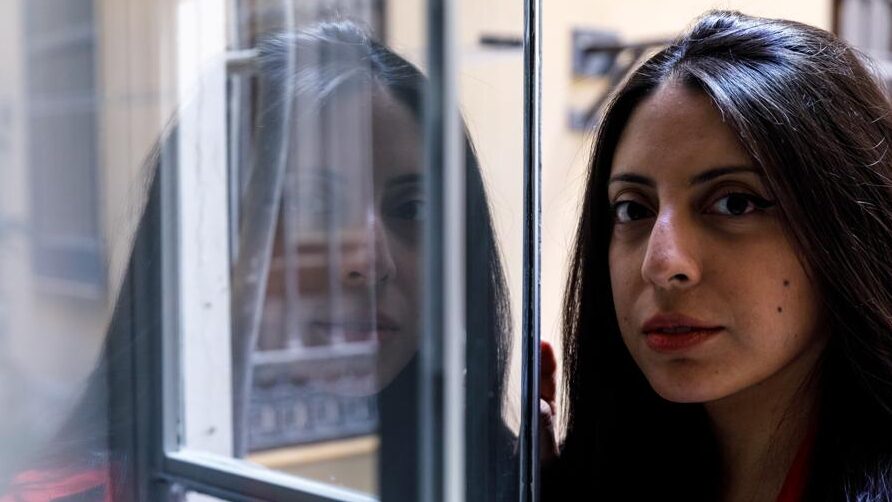 ¿Por qué se llama La Chica del Tambor?