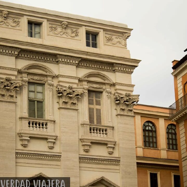 ¿Por qué se llama la Fontana di Trevi?