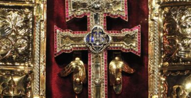 ¿Por qué se llama la Iglesia de la Vera Cruz? ¿Por qué se llama la Iglesia de la Vera Cruz?