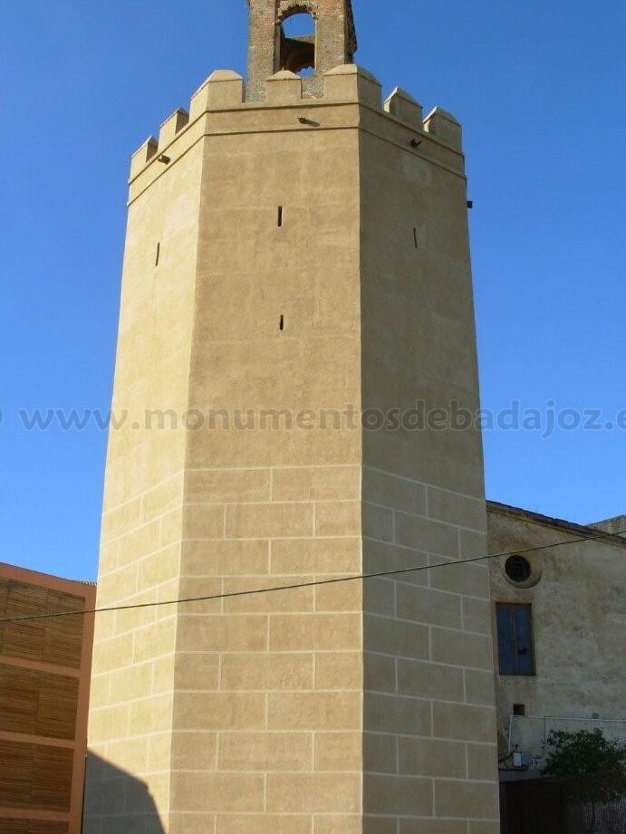 ¿Por qué se llama la Torre de Badajoz Espantaperros? ¿Por qué se llama la Torre de Badajoz Espantaperros?