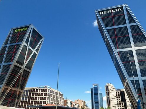 ¿Por qué se llaman Las Dos Torres?