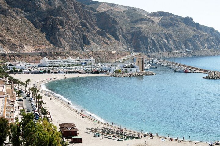 ¿Por qué se llama Aguadulce? ¿Por qué se llama Aguadulce?