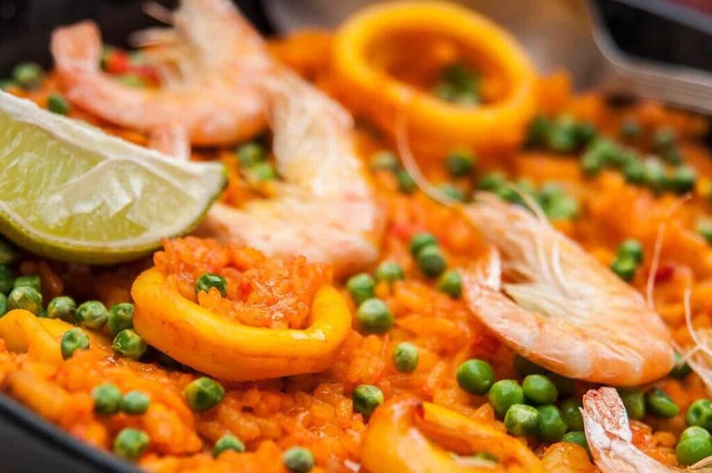 ¿Por qué se llama paella al arroz?