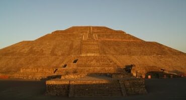 ¿Por qué se llama Pirámide del Sol? ¿Por qué se llama Pirámide del Sol?
