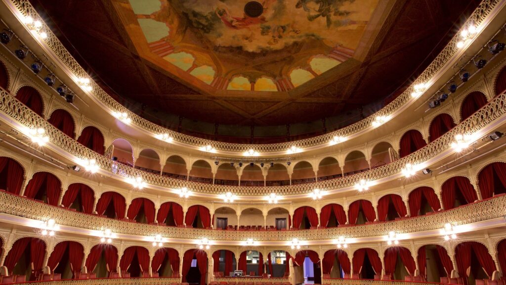 ¿Por qué se llama Teatro Fall? ¿Por qué se llama Teatro Fall?