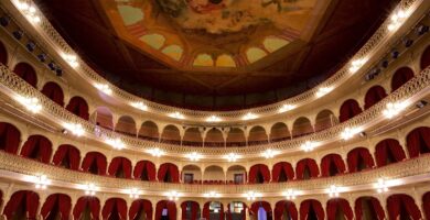 ¿Por qué se llama Teatro Fall? ¿Por qué se llama Teatro Fall?