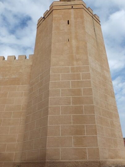 ¿Por qué se llama Torre Espantaperros? ¿Por qué se llama Torre Espantaperros?