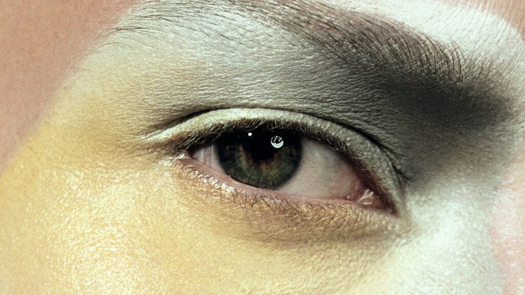 ¿Por qué se llama una sombra en mis ojos? ¿Por qué se llama una sombra en mis ojos?