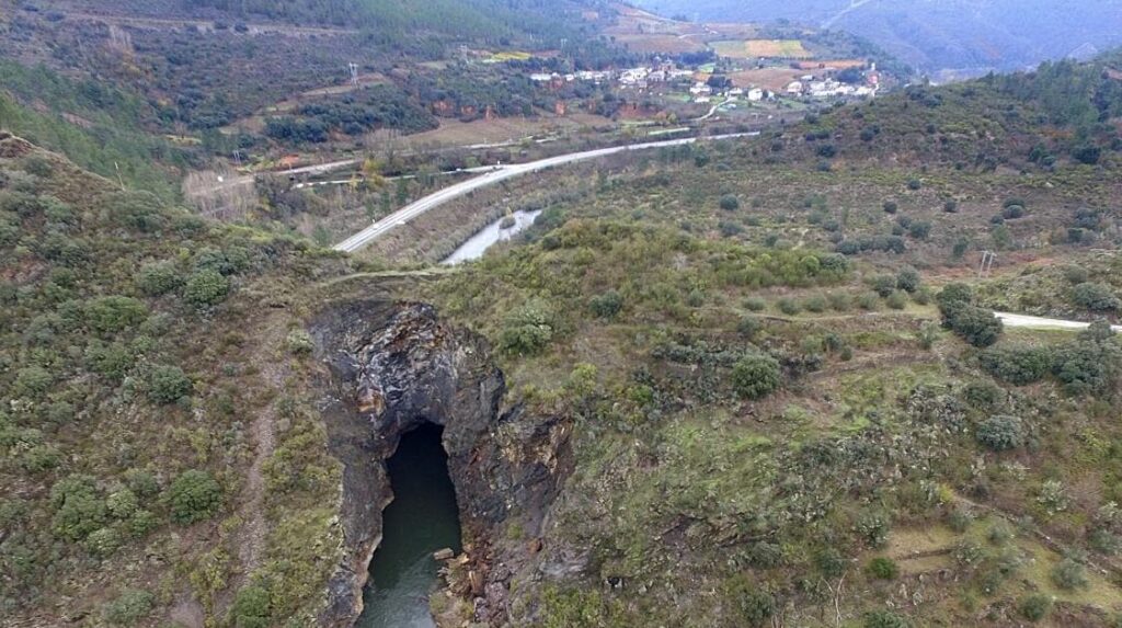¿Por qué se llama Valle de Oro en Lugo?